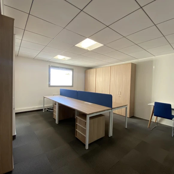 Bureau privé 23 m² 4 postes Location bureau Rue Diderot Nanterre 92000 - photo 1