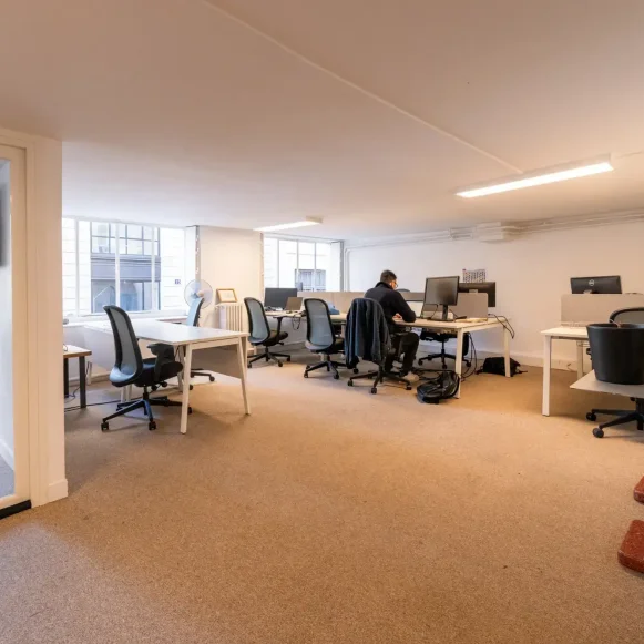 Espace indépendant 80 m² 14 postes Coworking Rue Saint-Fiacre Paris 75002 - photo 1
