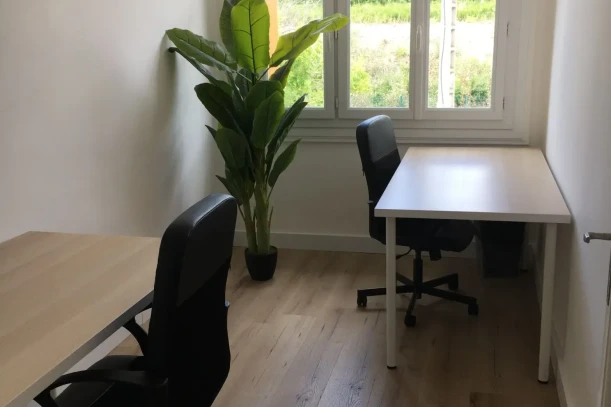 Bureau privé - 34000 - 2 postes - 400€