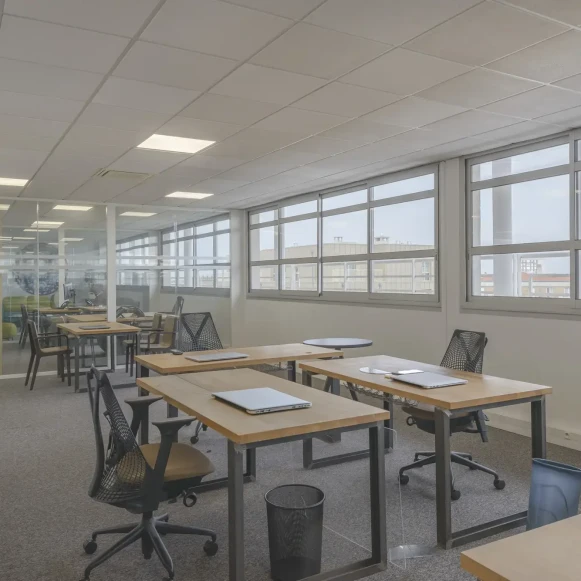 Bureau privé 18 m² 2 postes Location bureau Boulevard Edgar Quinet Colombes 92700 - photo 3