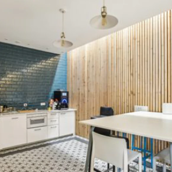 Open Space  4 postes Location bureau Rue du Sergent Bauchat Paris 75012 - photo 4