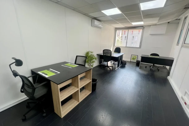 Bureau privé - 93100 - 6 postes - 1200€