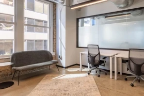 Bureau privé - 13700 - 20 postes - 6474€