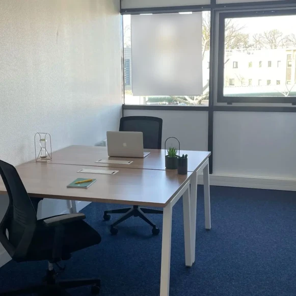 Bureau privé 12 m² 2 postes Location bureau Avenue des Amethystes Nantes 44300 - photo 1