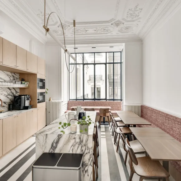 Espace indépendant 240 m² 36 postes Location bureau Rue de Trévise Paris 75009 - photo 1