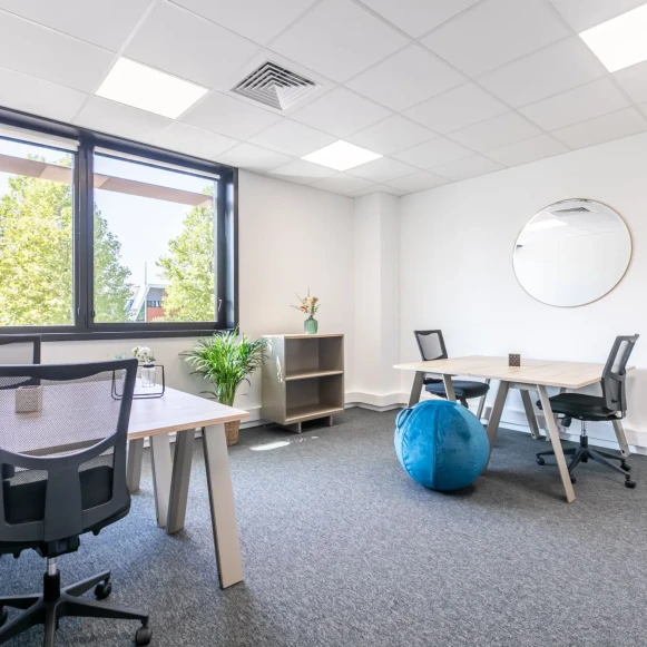 Bureau privé 22 m² 4 postes Coworking Rue de la Haye Schiltigheim 67300 - photo 2