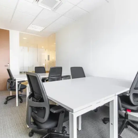 Bureau privé 150 m² 30 postes Coworking Rue Gaston Boyer Reims 51100 - photo 4