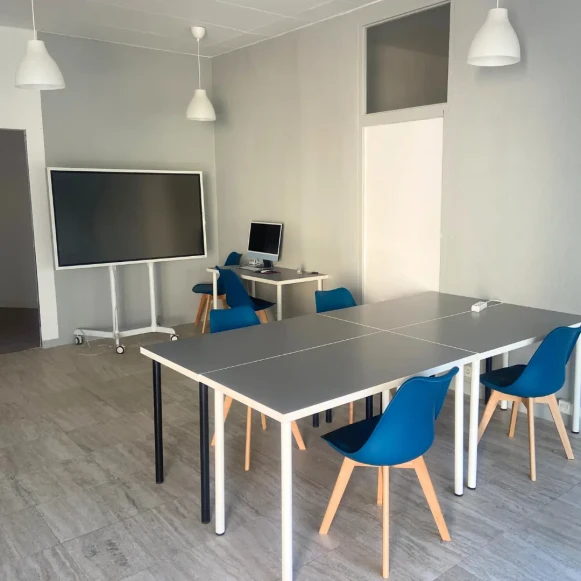 Open Space  5 postes Coworking Rue dou Fabriguié Draguignan 83300 - photo 4