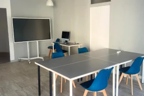 Open Space - 83300 - 5 postes - 550€