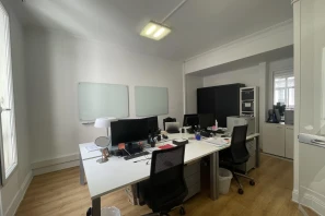 Bureau privé - 75009 - 4 postes - 1600€