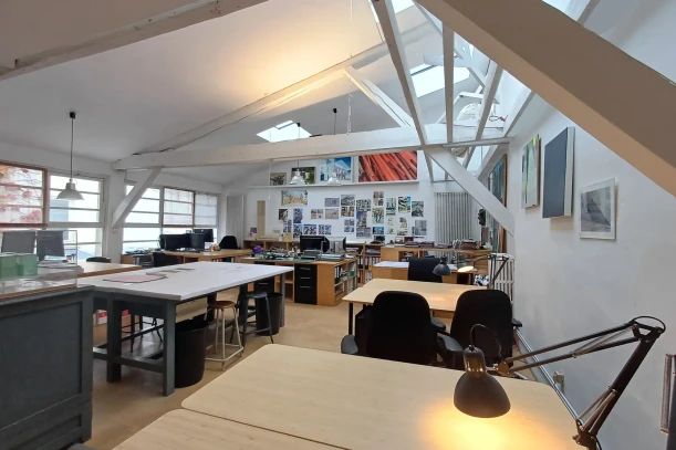 Open Space - 75011 - 2 postes - 275€