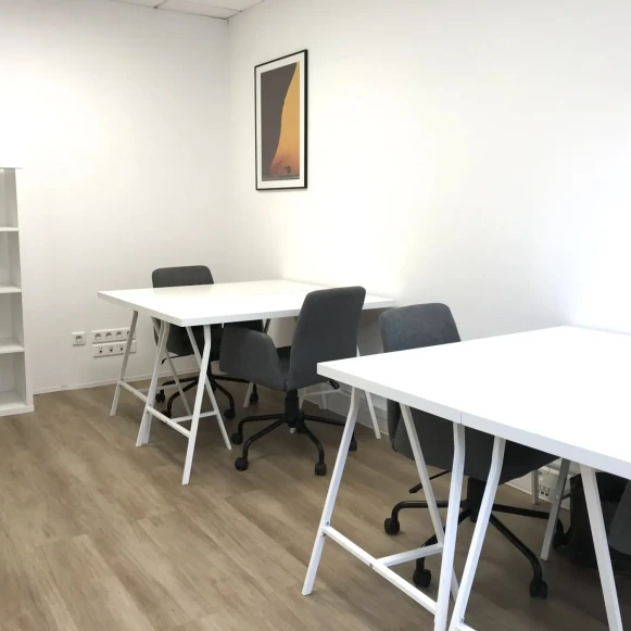 Bureau privé 14 m² 5 postes Coworking Boulevard Victor Hugo Clichy 92110 - photo 2