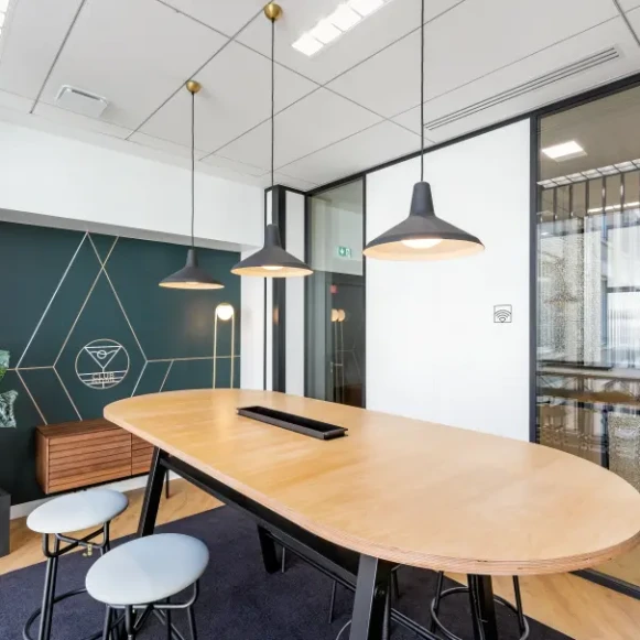 Bureau privé 15 m² 3 postes Coworking Rue Traversière Paris 75012 - photo 1