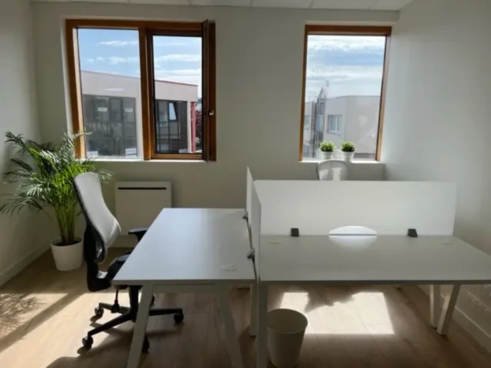 Bureau privé - 35510 - 12 postes - 3500€