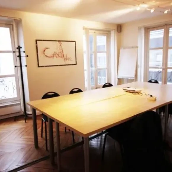 Bureau privé 15 m² 3 postes Location bureau Rue Boudreau Paris 75009 - photo 2