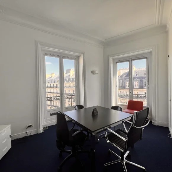 Bureau privé 15 m² 3 postes Location bureau Avenue de l'Opéra Paris 75001 - photo 4