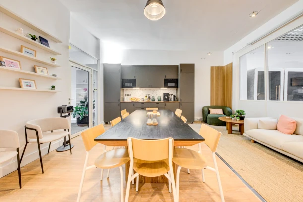 Bureau privé - 75002 - 8 postes - 4000€