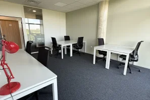 Bureau privé - 01000 - 7 postes - 2044€