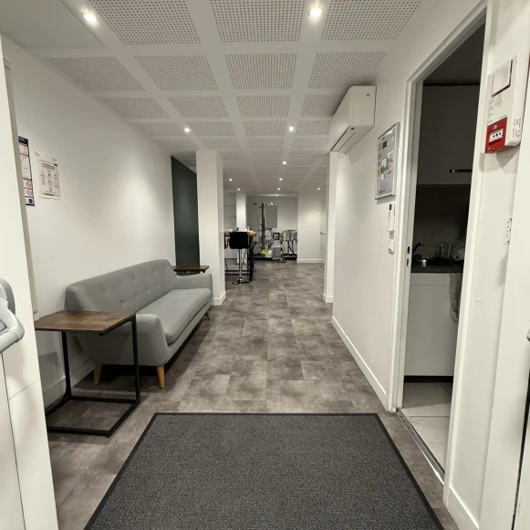 Espace indépendant 140 m² 18 postes Coworking Rue de l'Amiral Courbet Saint-Mandé 94160 - photo 2