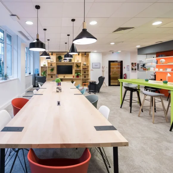 Espace indépendant 752 m² 140 postes Coworking Rue de Londres Paris 75009 - photo 1