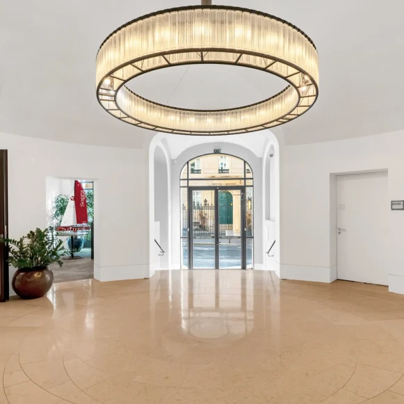 Espace indépendant 2 700 m² 240 postes Coworking Rue de Presbourg Paris 75016 - photo 1