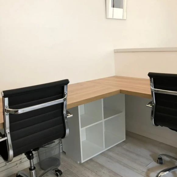 Bureau privé 20 m² 5 postes Coworking Rue de Sévigné Paris 75003 - photo 4