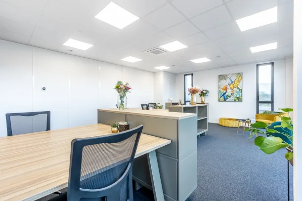 Bureau privé - 67300 - 6 postes - 1758€