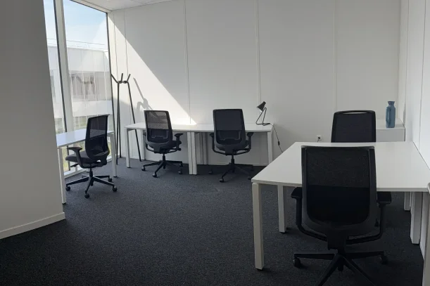 Bureau privé - 01000 - 5 postes - 1345€