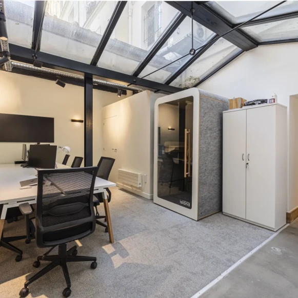 Espace indépendant 149 m² 24 postes Location bureau Rue Truffaut Paris 75017 - photo 1