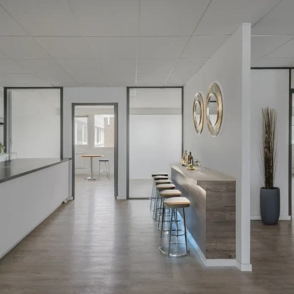 Bureau privé 400 m² 80 postes Location bureau Route de Gisy Bièvres 91570 - photo 1