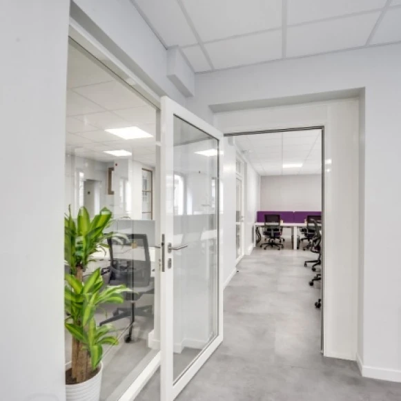 Espace indépendant 148 m² 24 postes Location bureau Rue d'Hauteville Paris 75010 - photo 9