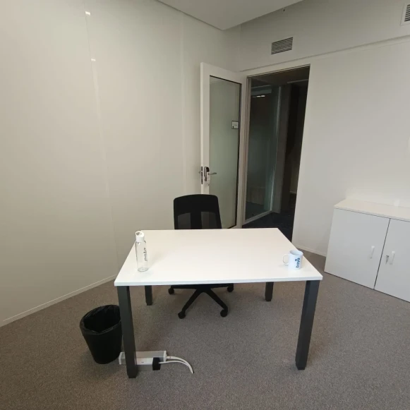 Bureau privé 8 m² 1 poste Location bureau Rue Philippe Jolly Bordeaux 33800 - photo 2