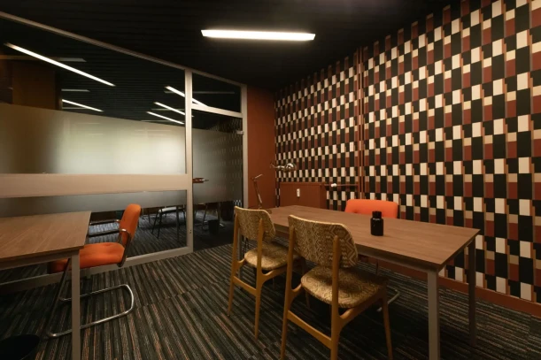 Bureau privé - 42100 - 2 postes - 360€