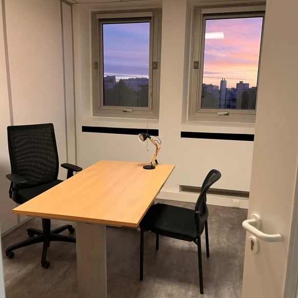 Bureau privé 12 m² 2 postes Coworking Avenue de l'Amiral Lemonnier Marly-le-Roi 78160 - photo 6