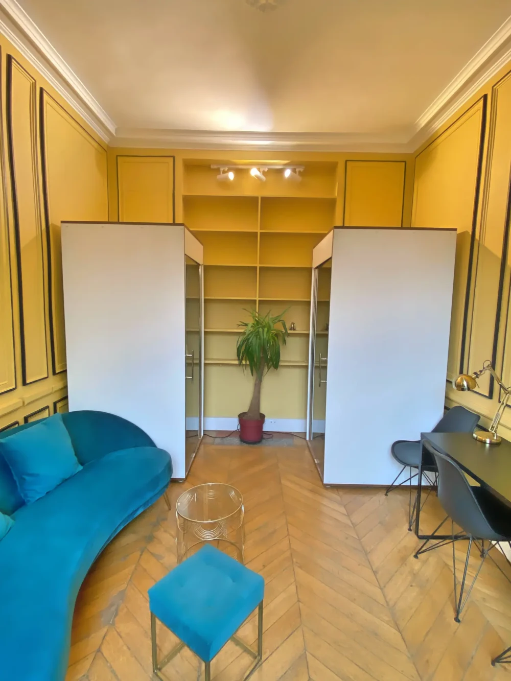 Open Space - 75010 - 22 postes - 390€