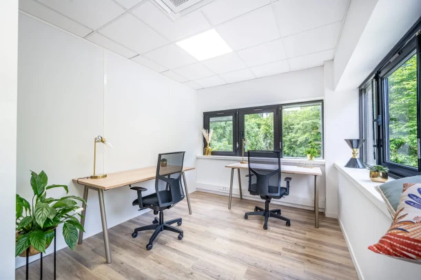 Bureau privé - 44300 - 2 postes - 865€
