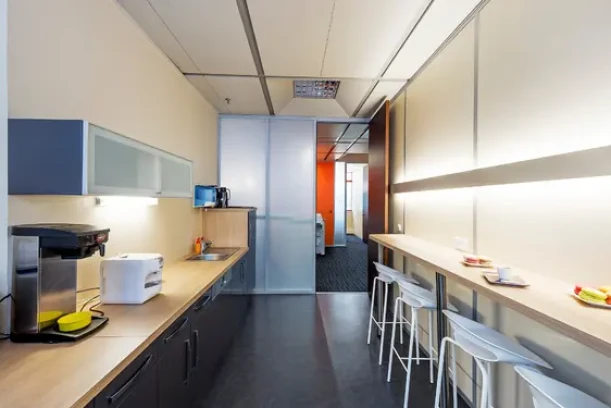 Bureau privé - 74370 - 4 postes - 2020€