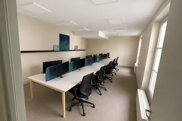 Espace indépendant - 75009 - 22 postes - 8333€