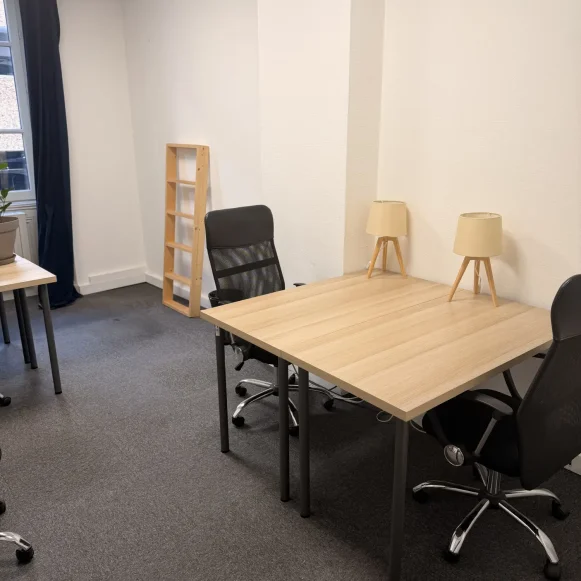 Bureau privé 15 m² 4 postes Location bureau Place de la Bourse Lyon 69002 - photo 2