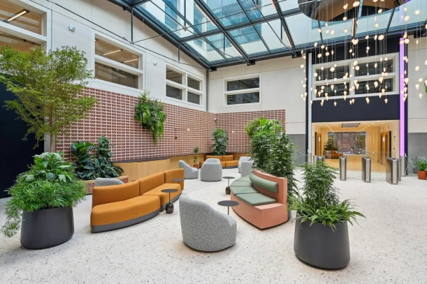 Bureau privé - 92110 - 76 postes - 42788€