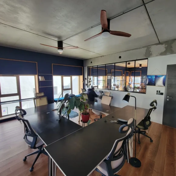 Bureau privé 33 m² 6 postes Coworking Rue Lénine Ivry-sur-Seine 94200 - photo 3