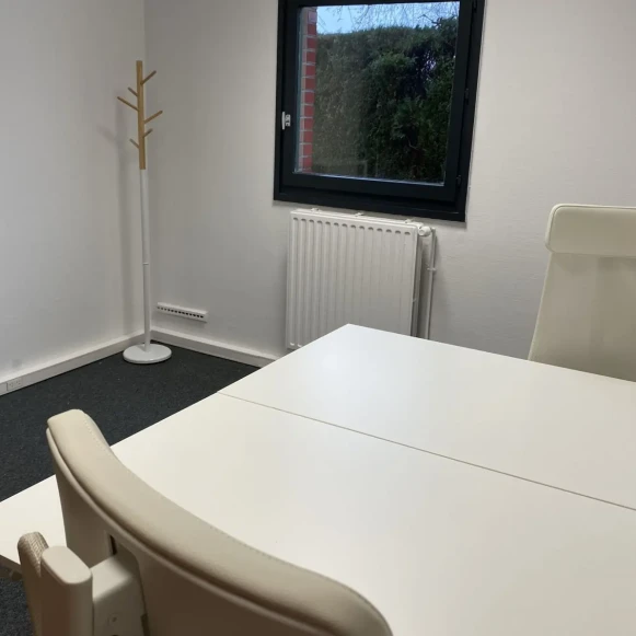 Bureau privé 20 m² 4 postes Coworking Rue de la Cousinerie Villeneuve-d'Ascq 59650 - photo 1