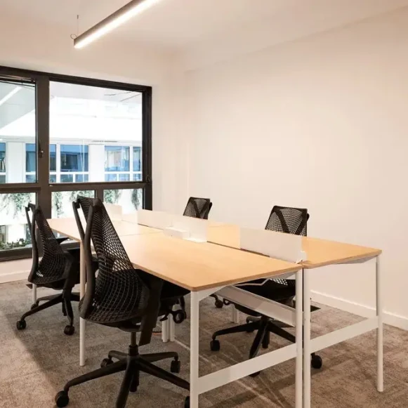 Bureau privé 15 m² 4 postes Coworking Rue Cognacq Jay Paris 75007 - photo 4