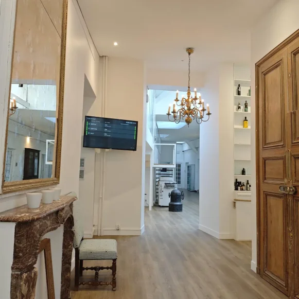 Bureau privé 33 m² 6 postes Location bureau Rue Saint-Antoine Paris 75004 - photo 5