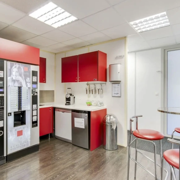 Bureau privé 15 m² 3 postes Coworking Rue Baden Powell Montpellier 34000 - photo 12