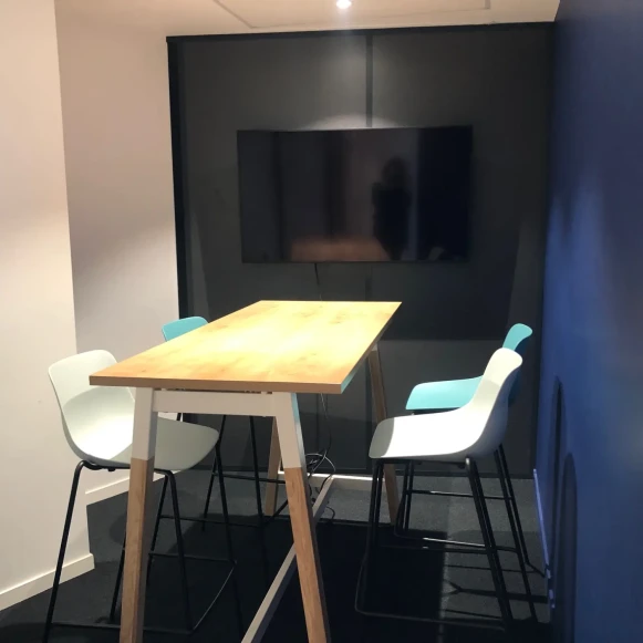 Open Space  28 postes Coworking Rue de Châtillon Rennes 35000 - photo 12