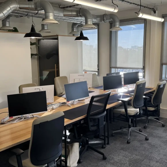 Open Space  28 postes Coworking Quai de Valmy Paris 75010 - photo 2