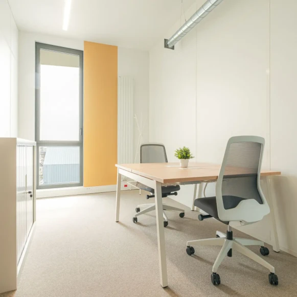 Bureau privé 13 m² 2 postes Coworking Rue Jean Zay Angers 49000 - photo 1