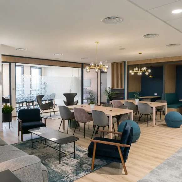 Bureau privé 37 m² 10 postes Coworking Rue de l'Épine Villeneuve-d'Ascq 59650 - photo 2