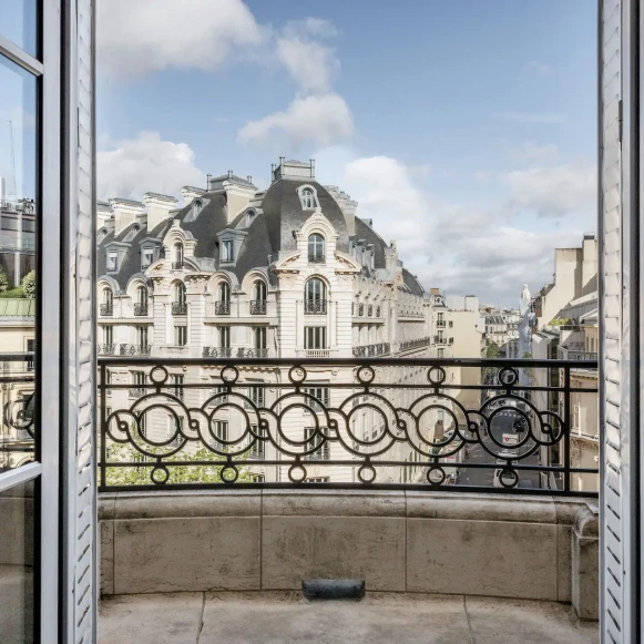 Espace indépendant 827 m² 130 postes Location bureau Rue de Gramont Paris 75002 - photo 4